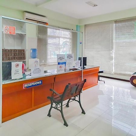 Urbanview Hotel Bartu Moh Toha Bandung By Reddoorz Exterior foto