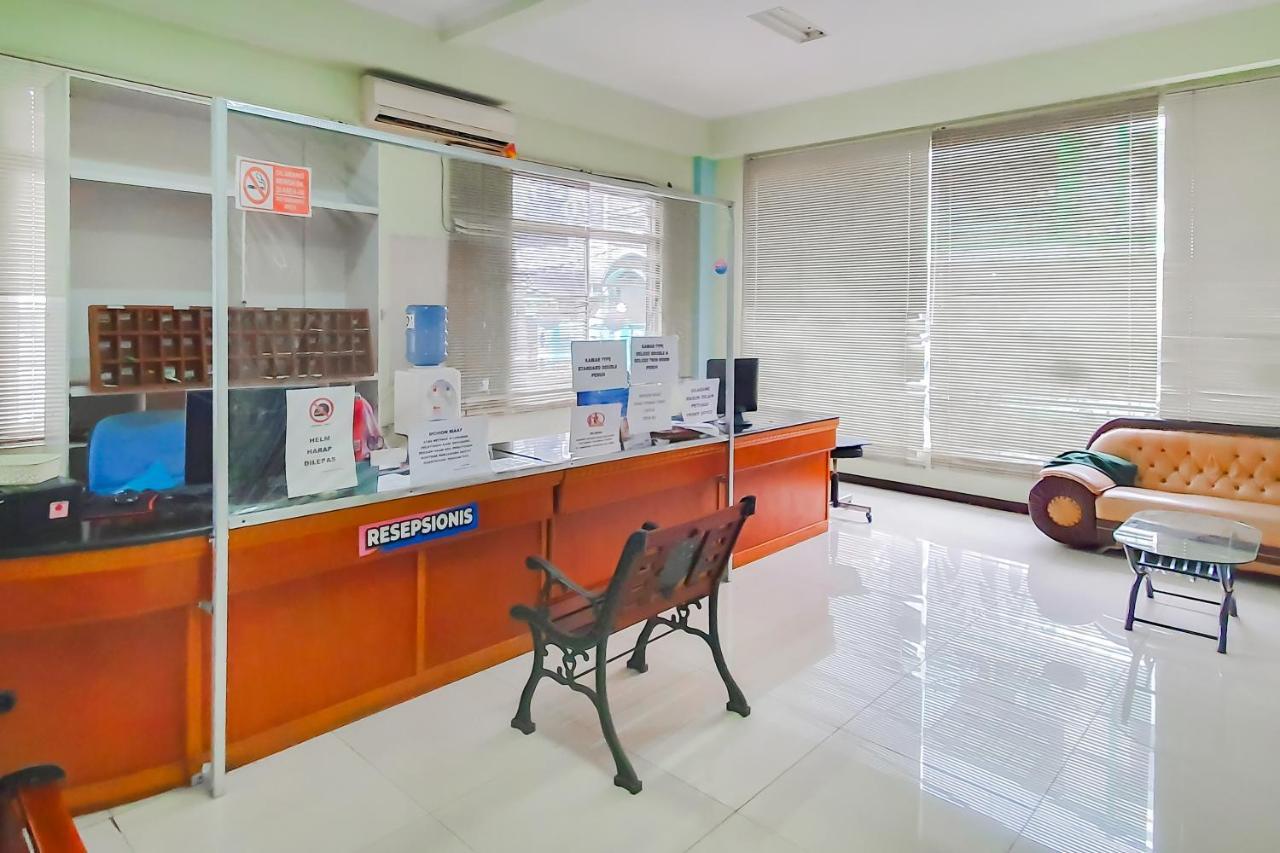 Urbanview Hotel Bartu Moh Toha Bandung By Reddoorz Exterior foto